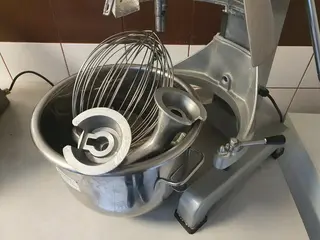 Série LETMO 01 Kuchyňský robot, typ RM 200H