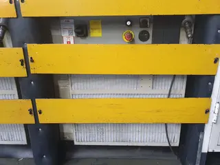 01. Robotické pracoviště ABB pro svařování s otočným pracovním stolem.