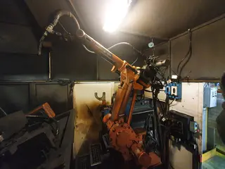 01. Robotické pracoviště ABB pro svařování s otočným pracovním stolem.