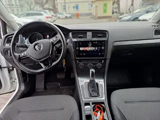 VŘ č. 11 ČEZ VOLKSWAGEN GOLF 100kW 136 PS e-Golf, RZ EL335AB
