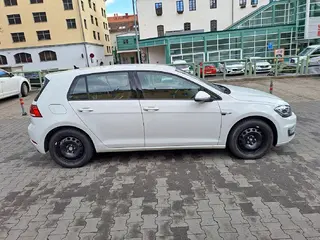 VŘ č. 11 ČEZ VOLKSWAGEN GOLF 100kW 136 PS e-Golf, RZ EL335AB