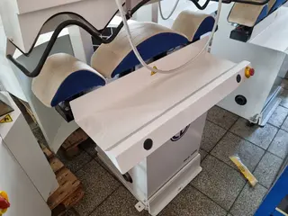 01. Žehlící stroj na košile a stroj na žehlení límců a manžet - Barbanti 484E + Barbanti 520E 
