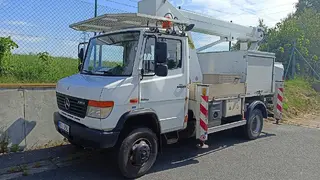 47. e - aukce ČEZ MERCEDES BENZ VARIO 816DA 4X4 S PLOŠINOU, RZ 8T72562
