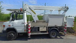 47. e - aukce ČEZ MERCEDES BENZ VARIO 816DA 4X4 S PLOŠINOU, RZ 8T72562