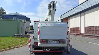 47. e - aukce ČEZ MERCEDES BENZ VARIO 816DA 4X4 S PLOŠINOU, RZ 8T72562