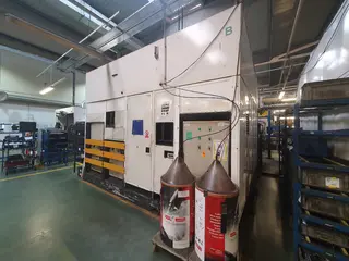 02. Robotické pracoviště ABB pro svařování s otočným pracovním stolem.