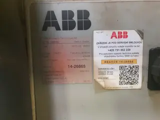 02. Robotické pracoviště ABB pro svařování s otočným pracovním stolem.