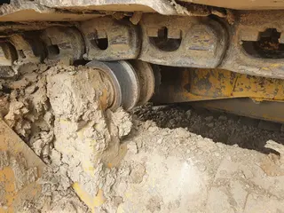 02. Trubkoukladač KOMATSU D155C1, nr. 23481