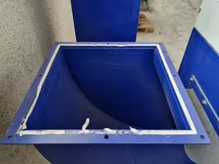 C-Mec Kladno 020 bruska Grindingmaster GR-2200-900 s odsávání POC 30