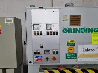 C-Mec Kladno 020 bruska Grindingmaster GR-2200-900 s odsávání POC 30