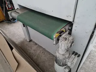 C-Mec Kladno 020 bruska Grindingmaster GR-2200-900 s odsávání POC 30