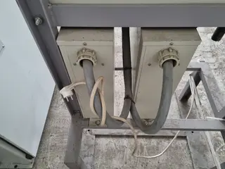 C-Mec Kladno 020 bruska Grindingmaster GR-2200-900 s odsávání POC 30