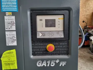 C-Mec Kladno 021 vzduchový kompresor ATLAS COPCO GA 5 vč. tlakové nádoby