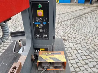 C-Mec Kladno 272 hydraulický bodový lis Haeger 618PLUS-H