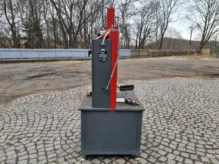 C-Mec Kladno 272 hydraulický bodový lis Haeger 618PLUS-H