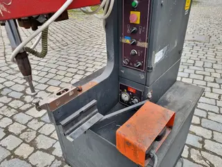 C-Mec 273 hydraulický bodový lis Haeger 618-1H