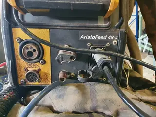 PSJ 03. Svářečka Esab AristoMig 450W s podavačem AristFeed 48-4