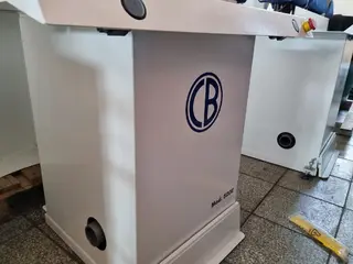 03. Žehlící stroj na košile a stroj na žehlení límců a manžet - Barbanti 484E + Barbanti 520E