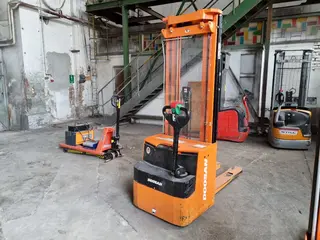 C-Mec 030 soubor 5 ks. paletovacích vozíků elektrických