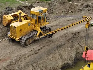 04. Trubkoukladač KOMATSU D 155 C1, nr. 23483