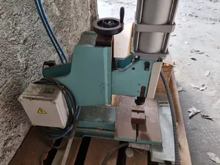 C-Mec 049 vzduchová nýtovačka LP 320E 17