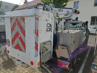 52. e - aukce ČEZ MERCEDES BENZ G 300 plošina Rothlehner 6U38221, RZ 9T03565