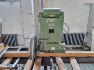Royax 06. BAURLE kyvadlová zkracovací pila