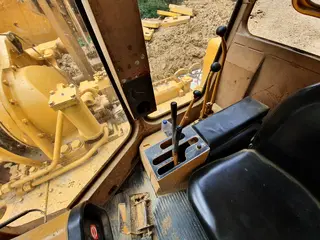 06. Trubkoukladač KOMATSU D 355 C3, nr. 11705