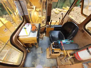 06. Trubkoukladač KOMATSU D 355 C3, nr. 11705