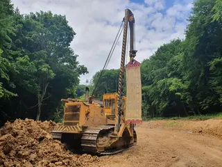 06. Trubkoukladač KOMATSU D 355 C3, nr. 11705