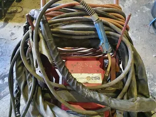 PSJ 07. Svářečka LINCOLN ELECTRIC s podavačem LF39