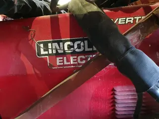 PSJ 07. Svářečka LINCOLN ELECTRIC s podavačem LF39