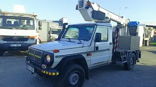 51. e - aukce ČEZ MERCEDES BENZ G 300 plošina, RZ 9T03987