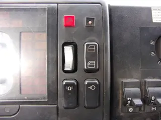 52. e - aukce ČEZ MERCEDES BENZ VARIO 816DA 4X4 S PLOŠINOU, RZ 9T04915