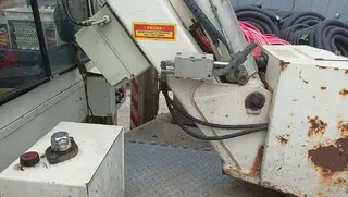 E - aukce ČEZ Land Rover plošina IPT12-1/A, RZ 8T70283