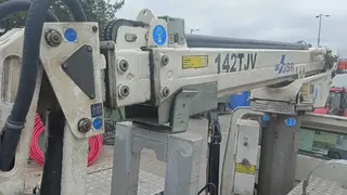 51. e - aukce ČEZ MERCEDES BENZ G 300 plošina Rothlehner, RZ 8T70953