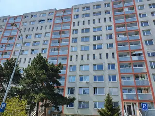 Spoluvlastnický podíl ve výši id. 1/2 na bytové jednotce 3+kk Praha - Řepy