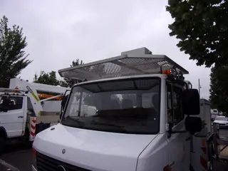 49. e - aukce ČEZ MERCEDES BENZ VARIO 816DA 4X4 S PLOŠINOU, RZ 8T59077