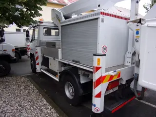 49. e - aukce ČEZ MERCEDES BENZ VARIO 816DA 4X4 S PLOŠINOU, RZ 8T59077