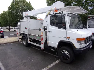 49. e - aukce ČEZ MERCEDES BENZ VARIO 816DA 4X4 S PLOŠINOU, RZ 8T59077