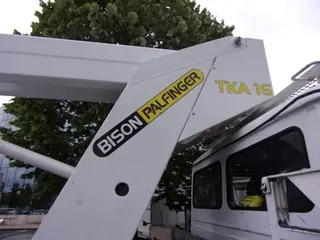49. e - aukce ČEZ MERCEDES BENZ VARIO 816DA 4X4 S PLOŠINOU, RZ 8T59077