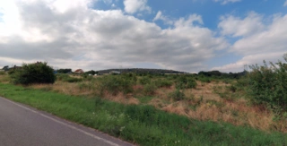 100 % obchodní podíl společnosti INSPIRING PROPERTY s.r.o., včetně pozemku k.ú. Masečín