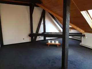 100% obchodního podílu společnosti Merhautova 1024/155, Brno s.r.o./budova Brno, ul. Merhautova