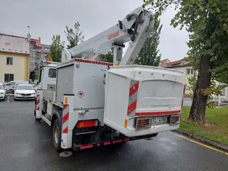 49. e - aukce ČEZ MERCEDES BENZ VARIO 816DA 4X4 S PLOŠINOU, RZ 1TL4790