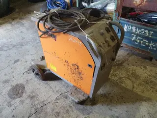 PSJ 12. Svářečka Rehm Synergic Pro 351