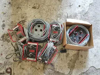 PSJ 13. 2ks svářečka LINCOL ELECTRIC v350pro s 2ks podavačů LF38, 6 ks kontrolérů