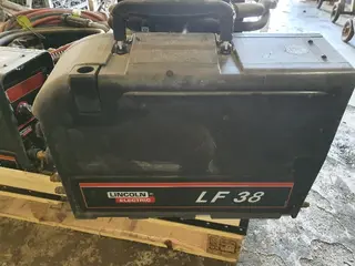PSJ 13. 2ks svářečka LINCOL ELECTRIC v350pro s 2ks podavačů LF38, 6 ks kontrolérů
