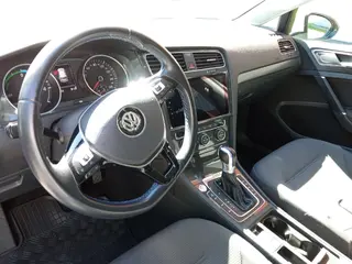 51. e - aukce ČEZ VOLKSWAGEN e-Golf, RZ EL092AB