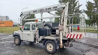 35. e-aukce ČEZ LAND ROVER DEFENDER, RZ 8T57492