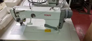 Styl 668. Šicí stroj PFAFF